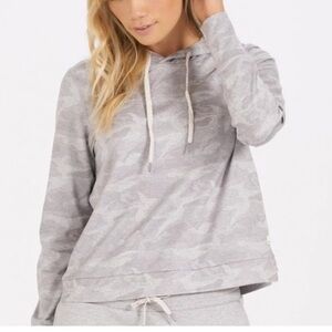 Vuori Halo Essential Hoodie super soft light Grey Camo slightly cropped sz small